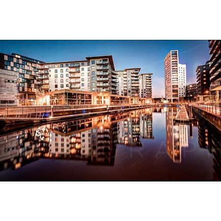 Modern Deluxe Leeds Dock Apartment Free Secure Parking Экстерьер фото